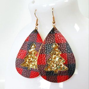 Holiday Sparkly Gold Christmas Tree Lightweight Earrings